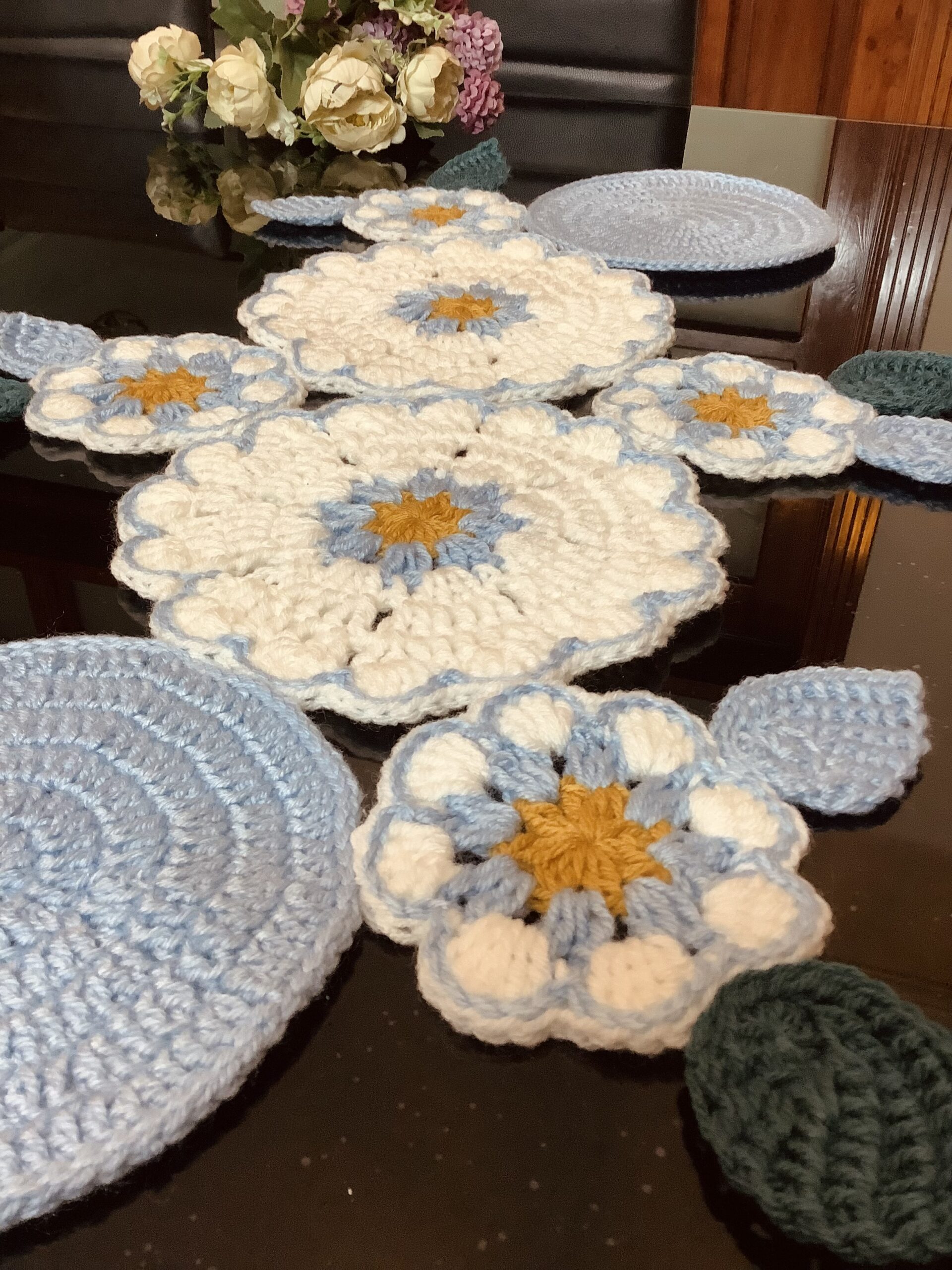 Table Runner Aqua and white - Image 4