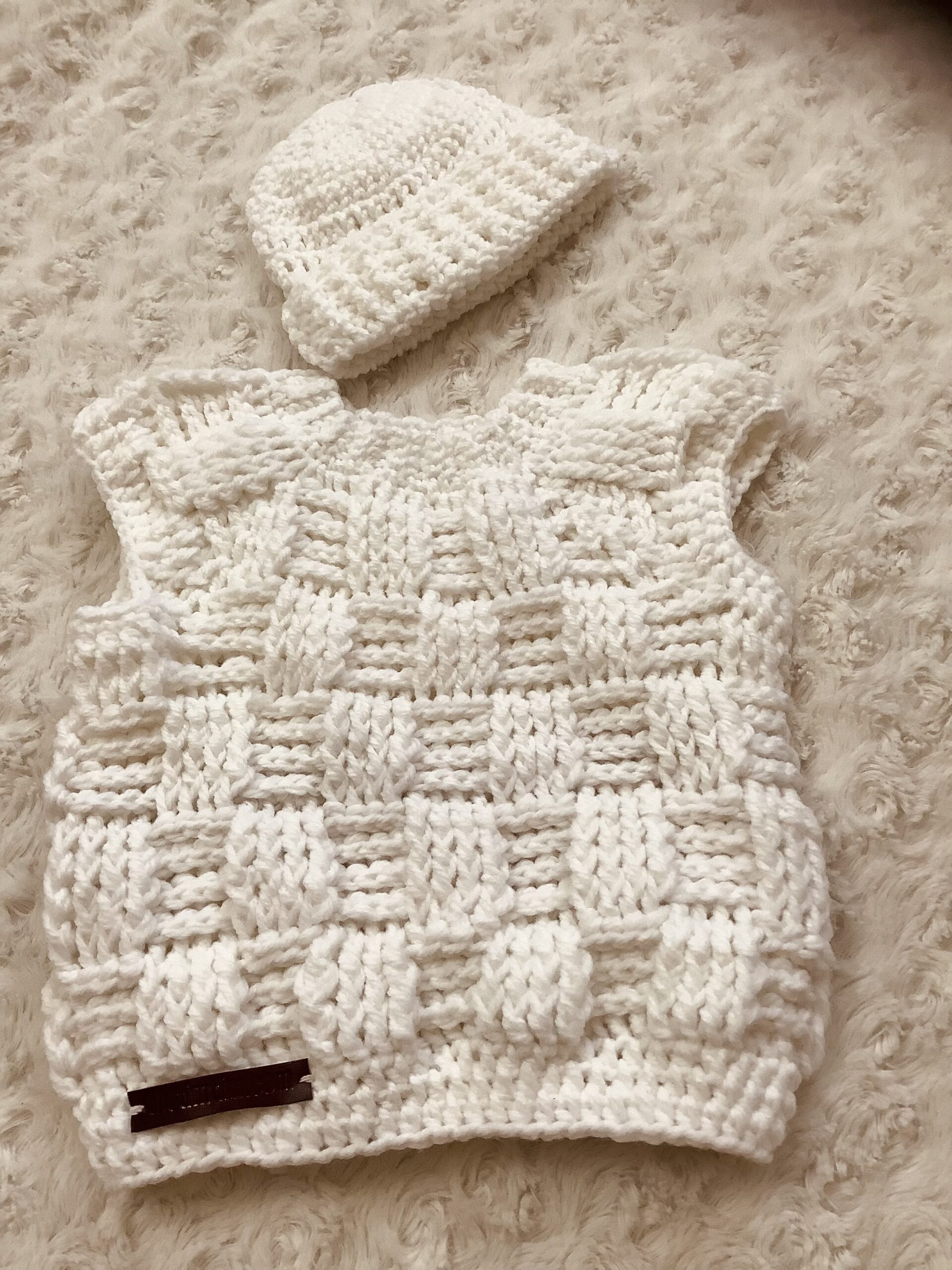 Hand-Crocheted Sleeveless Sweater and Cap Set - Image 3