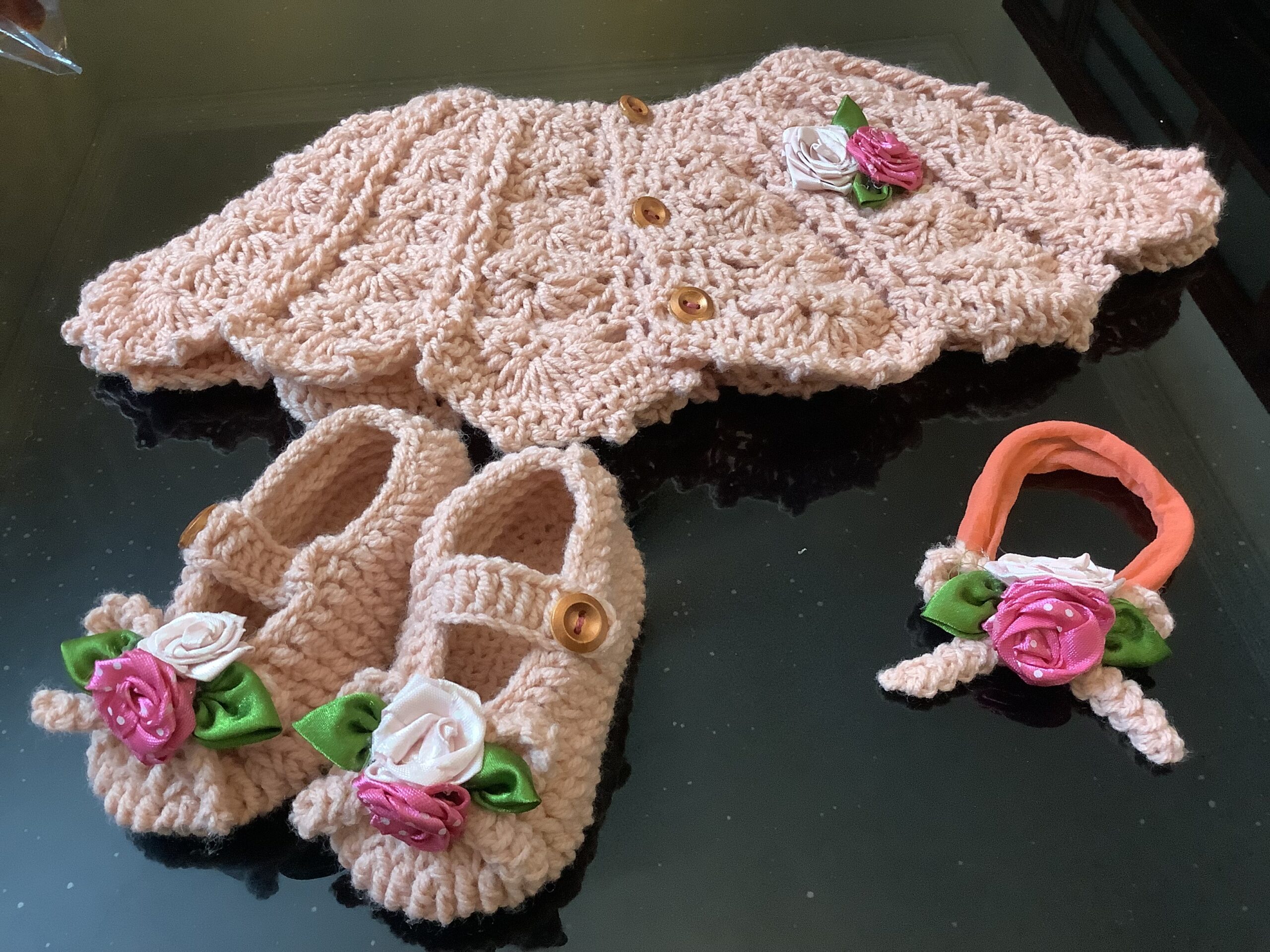 Crochet Girl Poncho and Booties - Image 3